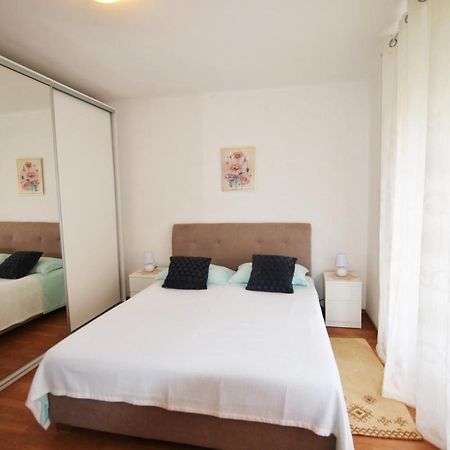 Apartment Leo Umag Ngoại thất bức ảnh
