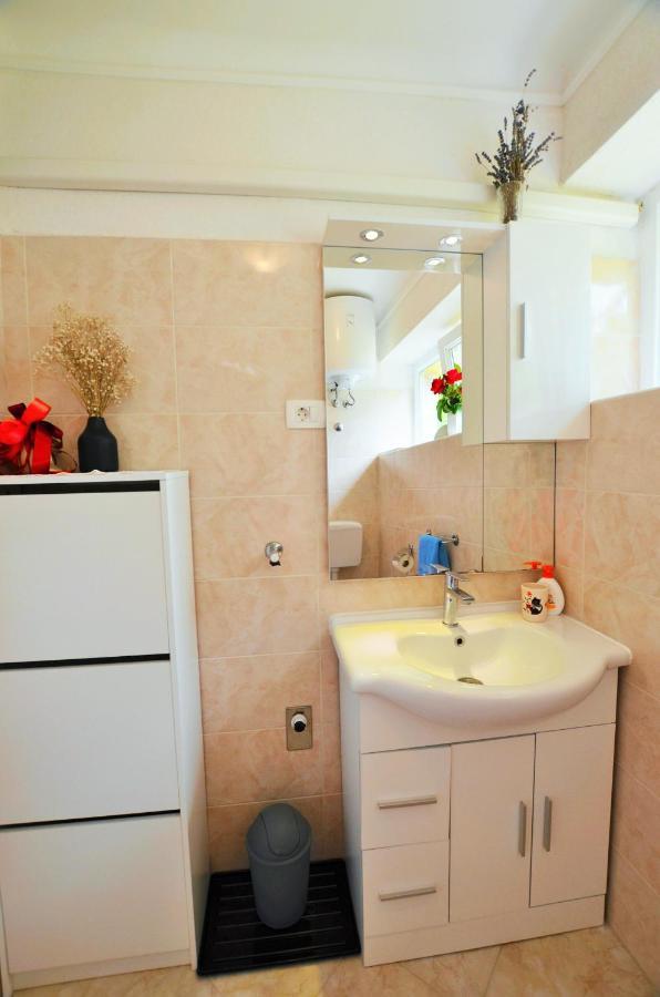 Apartment Leo Umag Ngoại thất bức ảnh