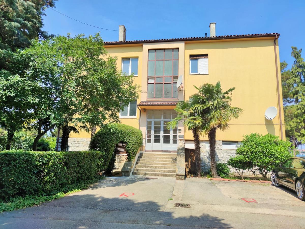 Apartment Leo Umag Ngoại thất bức ảnh
